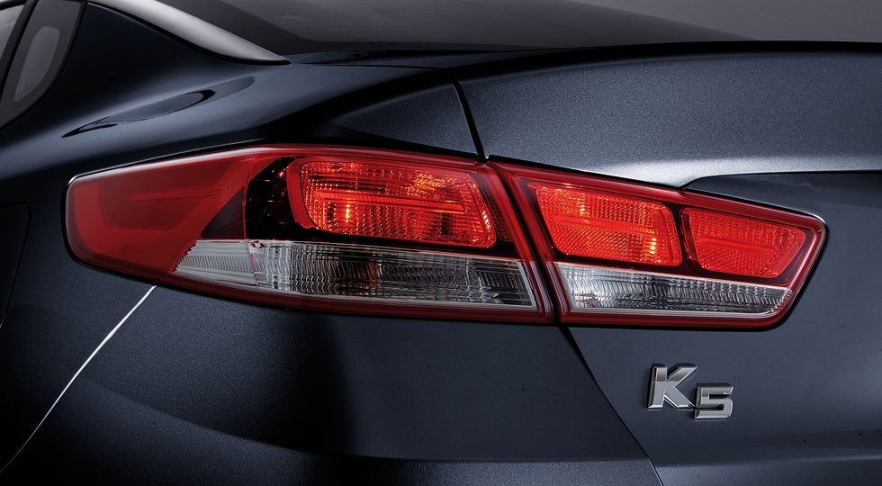 Kia официально представила обновленный седан Kia Optima