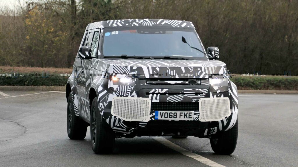Стали известны новые подробности о внедорожнике Land Rover Defender