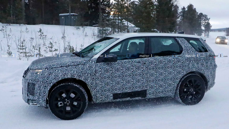 Land Rover вывела на зимние тесты новый Discovery Sport 2020