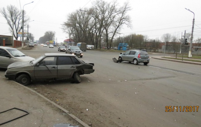 21-летний водитель «ВАЗа» пострадал в ДТП с Рено Сандеро в Курске