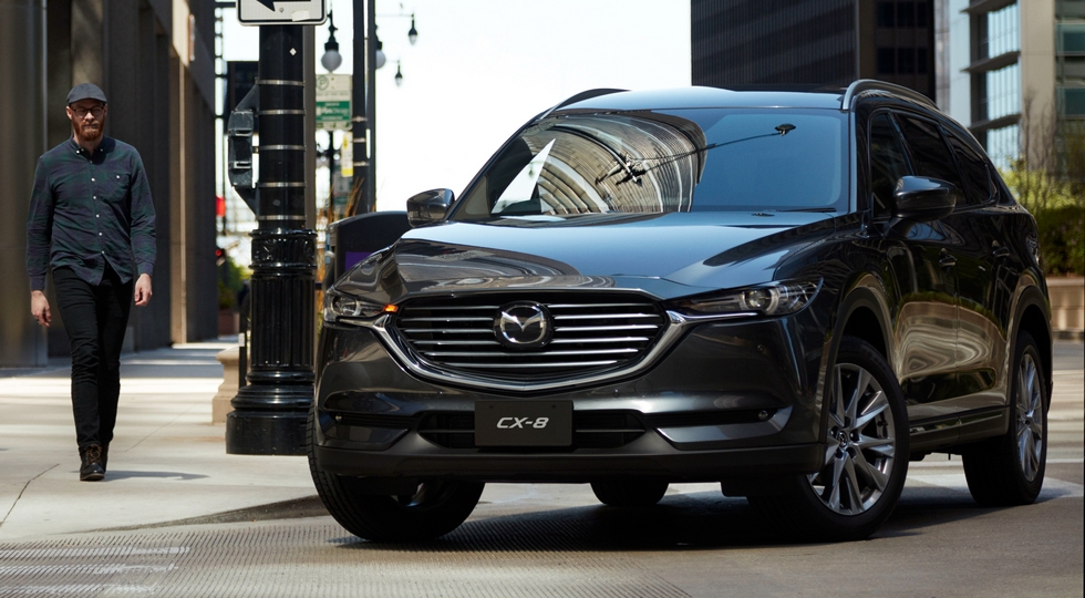 Mazda уже обновила трехрядный кроссовер Mazda CX-8