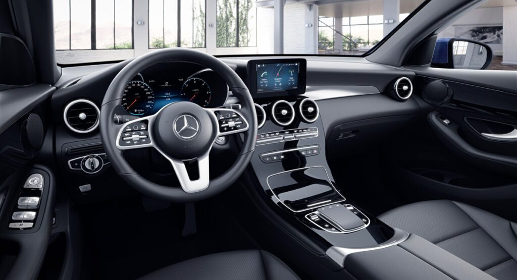 Названа стоимость обновленного Mercedes-Benz GLC Coupe для России