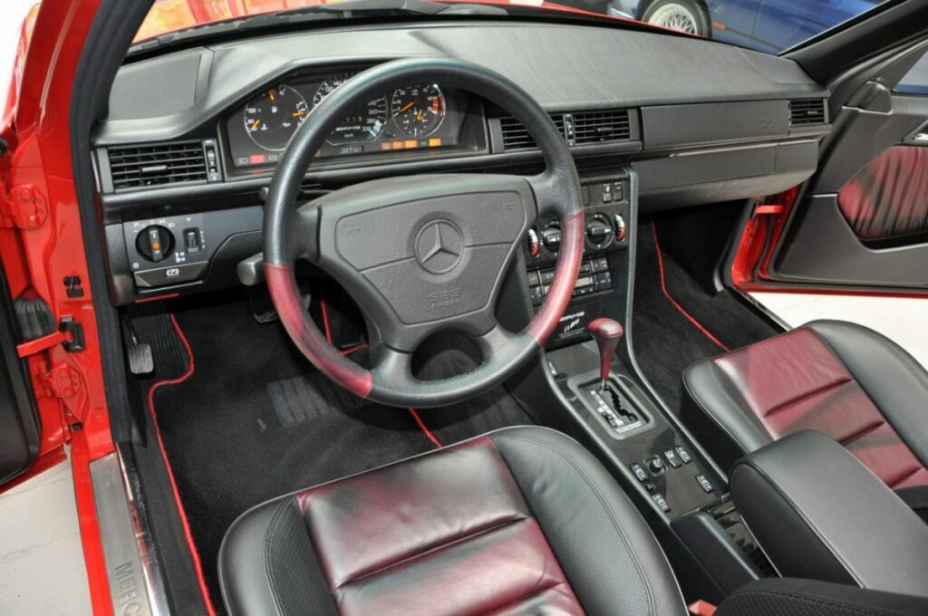 24-летний седан Mercedes-Benz E60 AMG продают по цене нового S-Class
