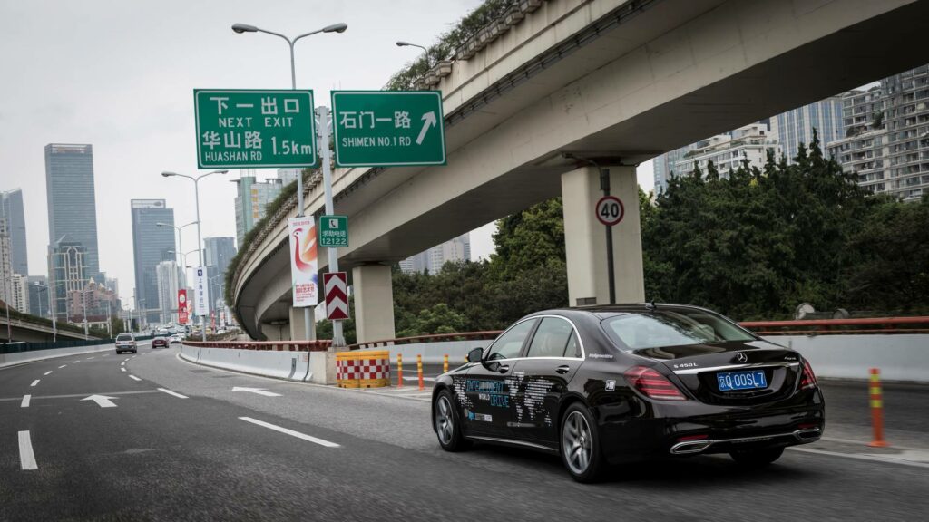 Mercedes-Benz начал тесты беспилотного Mercedes-Benz S‑Class в Шанхае