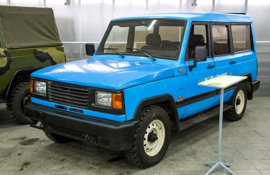 Таинственный внедорожник УАЗ-3172 показали в Сети