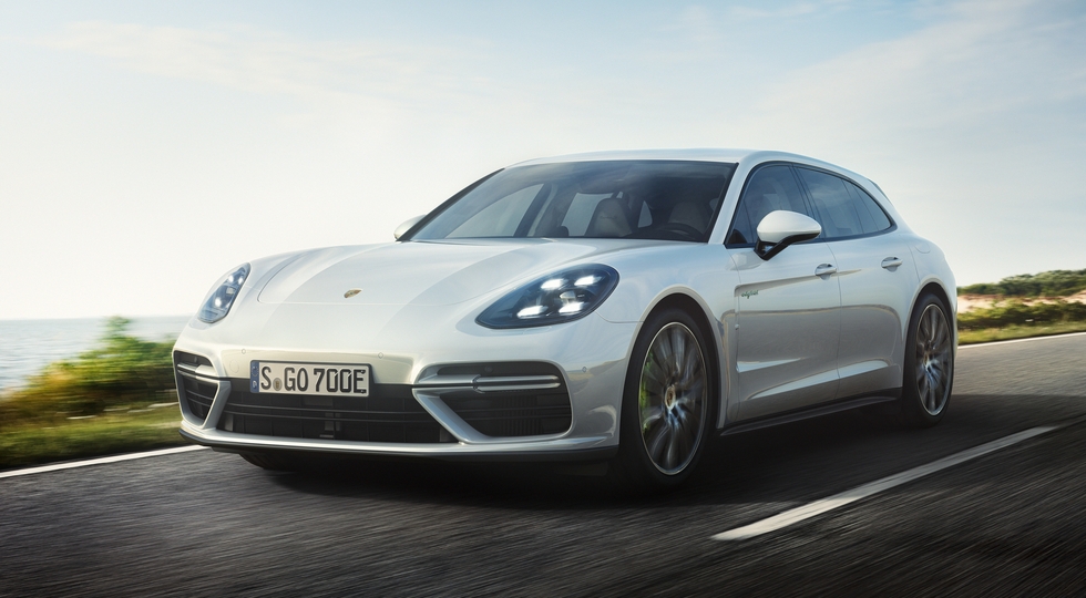 Porsche назвал рублевые цены на новый Panamera Turbo S E-Hybrid Sport Turismo