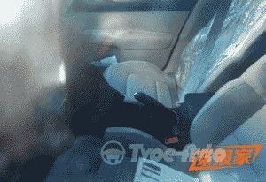 Неизвестный седан Citroen пойман фотошпионами