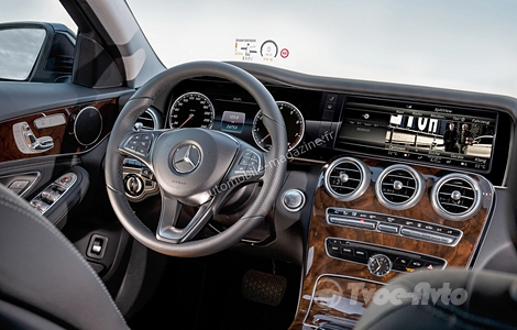 Новый Mercedes-Benz C-Class получит 70-сантиметровый дисплей в салоне