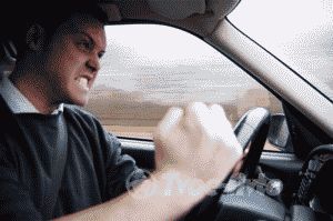 Как вести себя с агрессивным водителем