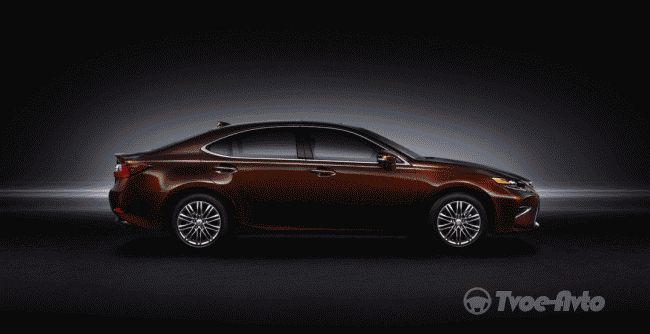 В Шанхае Lexus представил новую версию седана ES