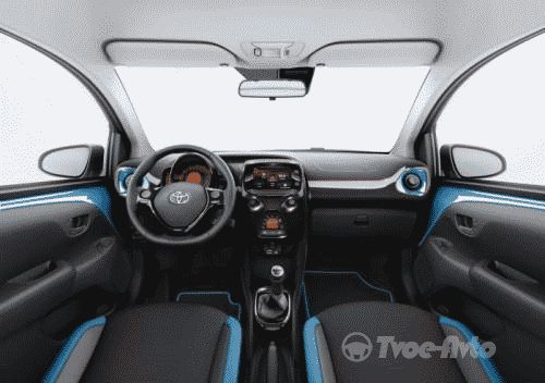 Компактный хэтчбек Toyota Aygo X-Cite 2015 представлен официально