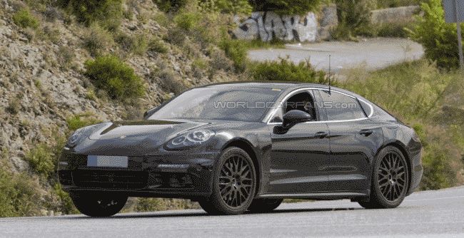 Porsche вывел на тесты версию Panamera S E-Hybrid 