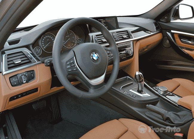 В BMW 3-series обновили моторную гамму