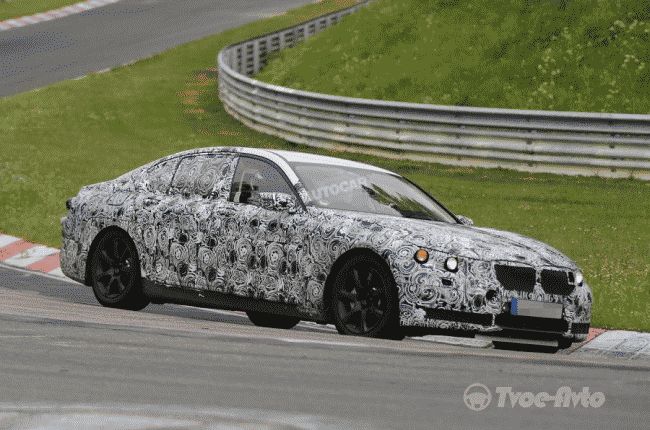 В сети появился "живой" снимок седана BMW 7-й серии