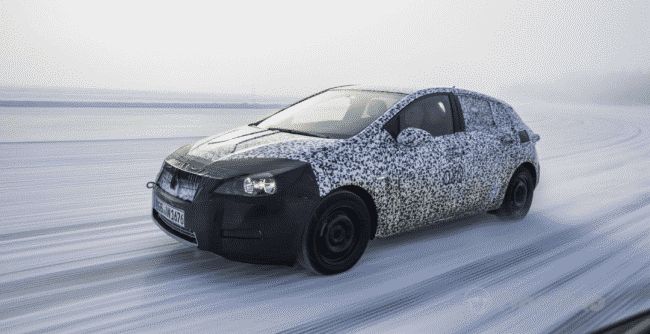 Opel опубликовала снимки нового Astra в камуфляже 