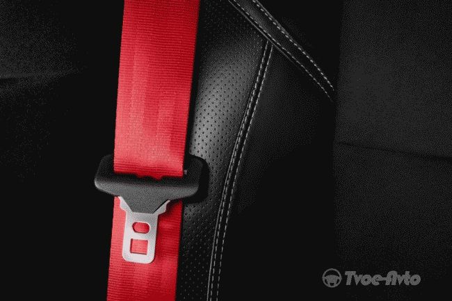 Volvo представила спецверсию V40 Carbon