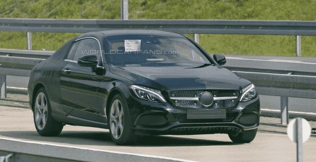 Mercedes-Benz тестирует купе C-Class Coupe 2016 практически без камуфляжа