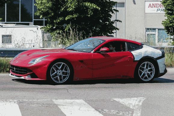 Ferrari обновила спорткар F12 Berlinetta