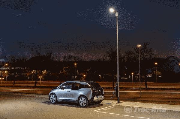 Компания Mini разработала систему подзарядки авто от уличных фонарей