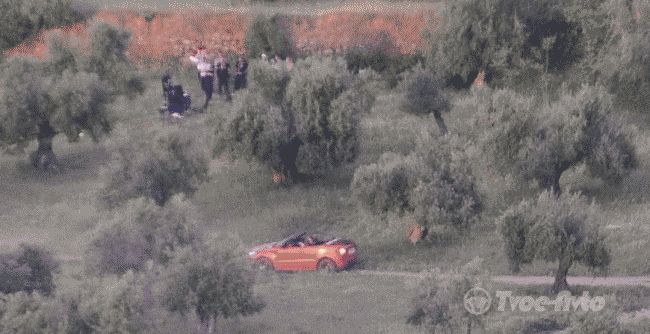 Кабриолет Range Rover Evoque замечен шпионами во время съёмок видеоролика