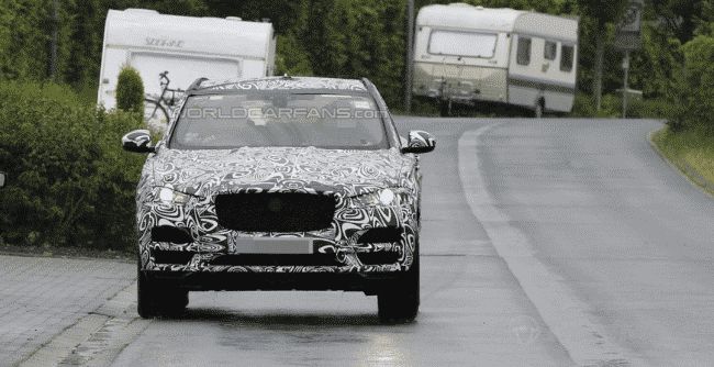 Кроссовер Jaguar F-Pace проходит тесты менее замаскированным