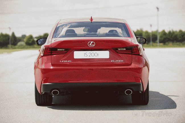 Lexus  подготовил для модели IS 200t версию с турбомотором