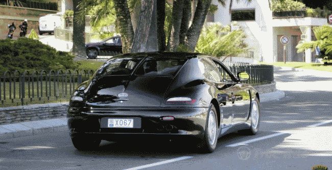 Прототип Bugatti EB112 1993 года заметили на улицах Монако