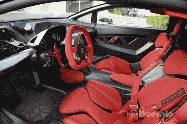 Редкий суперкар Lamborghini Sesto Elemento продают за 3 млн. евро