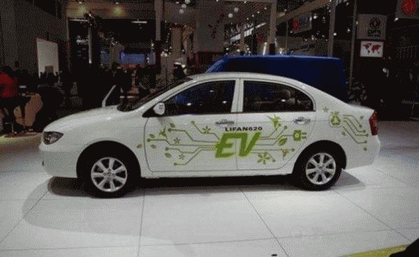 На "Иннопроме" состоялся показ нового китайского электромобиля LIFAN