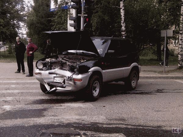 Автоледи спровоцировала ДТП в Сыктывкаре, выскочив на встречку
