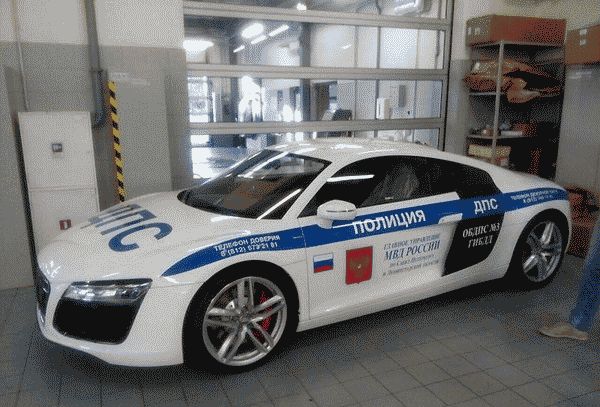 Суперкар Audi R8 пополнил автопарк петербургской полиции
