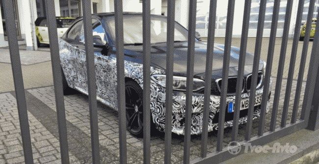 На тестах замечен новый частично закамуфлированный BMW M2 
