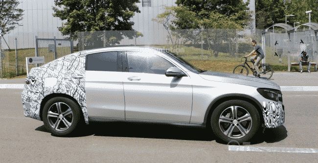 Прототип кросс-купе Mercedes-Benz GLC Coupe снова попался фотошпионам