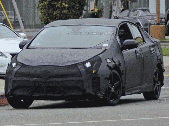 На тестах в Калифорнии замечен новый Toyota Prius