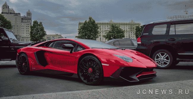 На улицах Москвы замечен роскошный суперкар Lamborghini Aventador SV