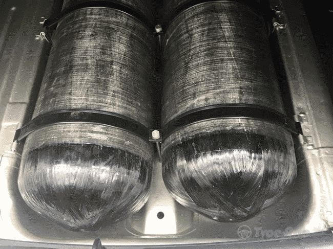Двухтопливная Lada Granta CNG на полных баках может преодолеть расстояние в 1054 км