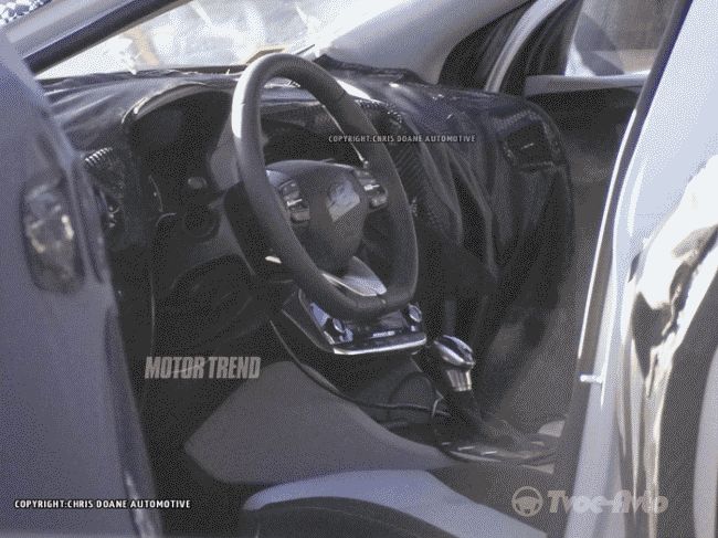 Hyundai тестирует гибридный "Prius" в кузове седан