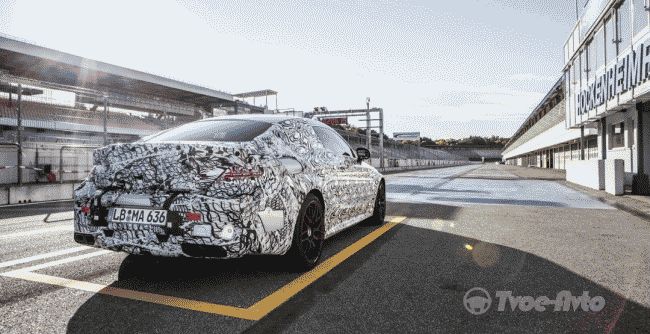 Mercedes-Benz опубликовал снимок нового купе C-CLass 