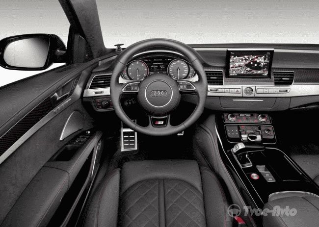 Audi представила 605-сильный седан S8 Plus