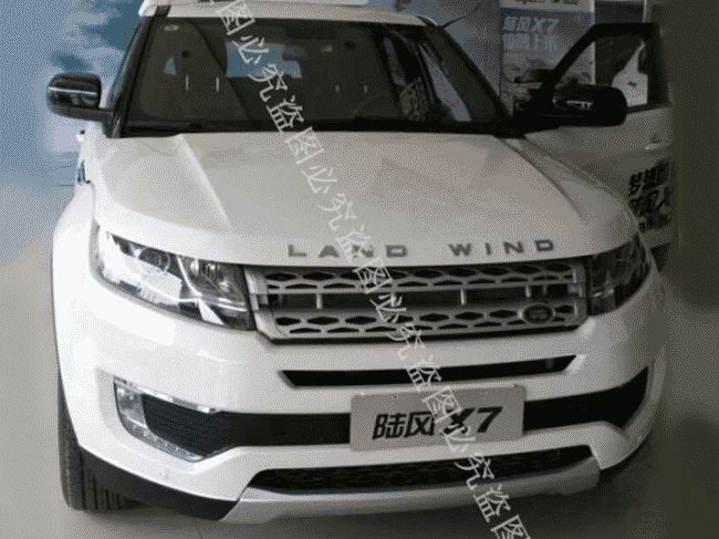Китайцы окончательно превратили Landwind X7 в Range Rover Evoque