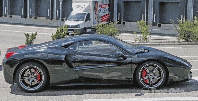 Ferrari работает над возрожденным суперкаром Dino