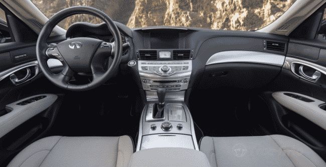 Infiniti показала премиальную версию седана Q70