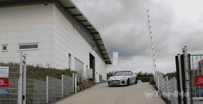 Кабриолет Jaguar F-Type SVR замечен на тестовых испытаниях