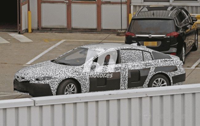 Новое поколение Opel Insignia заметили на тестах