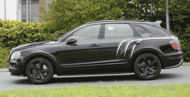 Bentley впервые вывел на тесты "заряженный" Bentayga Speed