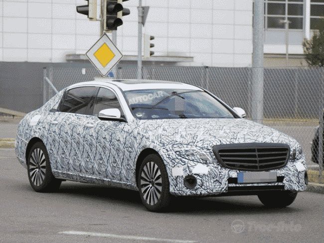 Mercedes-Maybach готовит третью модель
