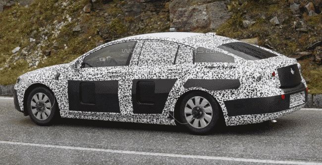 Новое поколение Opel Insignia замечено на тестах в Альпах