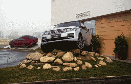 Первый в мире центр Jaguar Land Rover Experience открыт в России