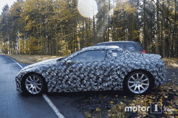 Тестовый прототип Lexus LF-LC замечен вместе с BMW и Porsche
