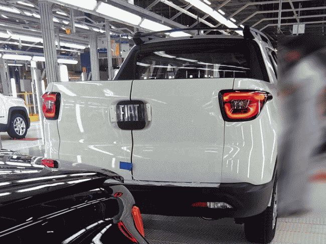 В Сети рассекретили внешность нового пикапа Fiat Toro